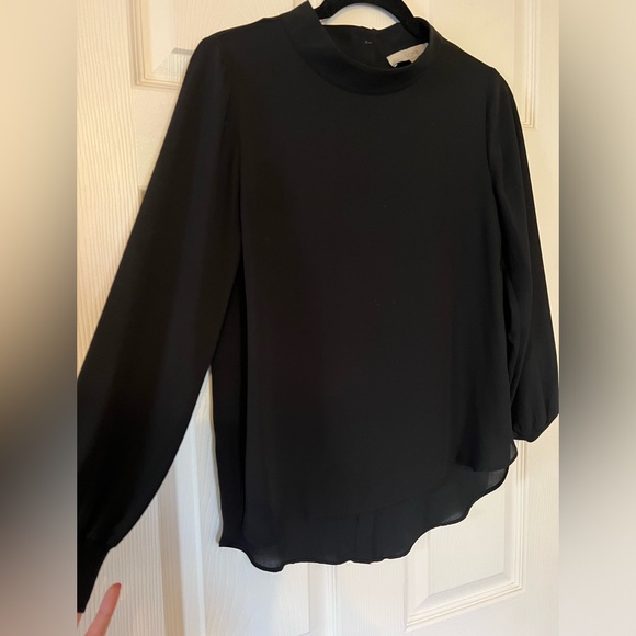 Blouse with button back detail - Picture 3 of 3